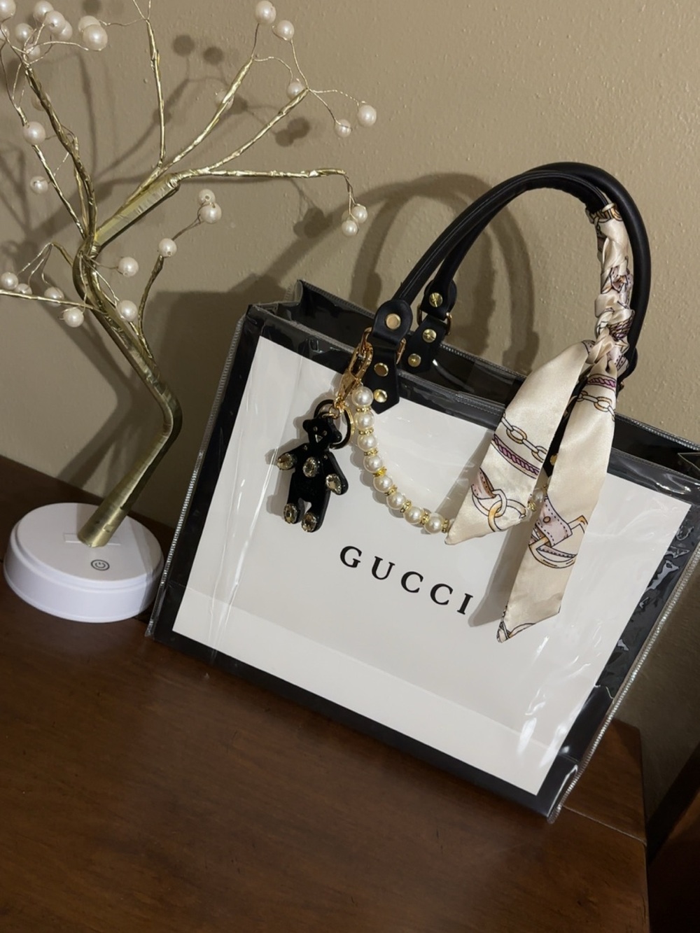 🖤🤍Gucci Shopping Bag Tote with Black Handles and Pearl Charm,Scarf & KeyChain🤩